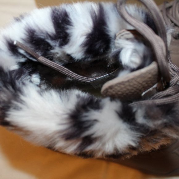 NIB UGG WOMEN'S LEOPARD LEATHER ADIRONDACK SNOW BOOTS BLACK GRAY WHITE - Picture 3 of 9